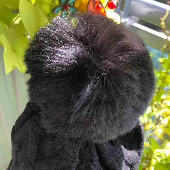 POM POM BEANIE - Picture 10 of 10